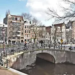 Hotelhuisje #e * Warmenhuizen