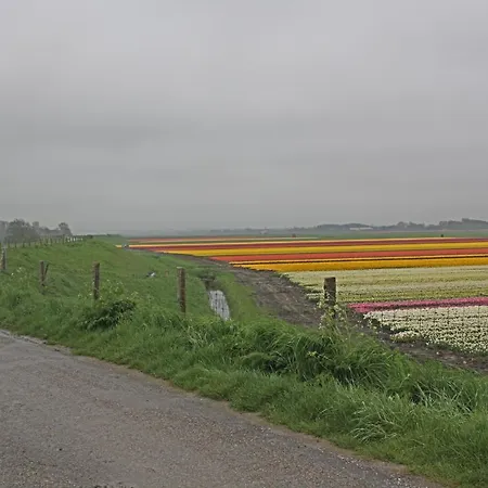 Hotelhuisje #e * Warmenhuizen