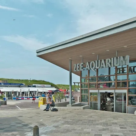 Hotelhuisje #e * Warmenhuizen