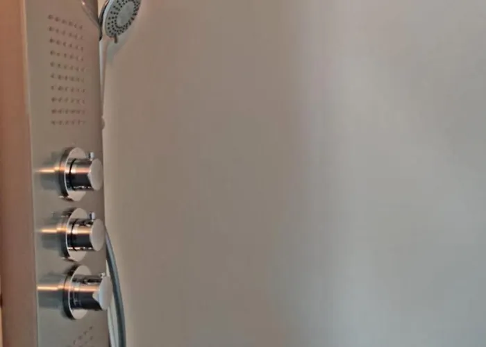 Hotelhuisje #e * Warmenhuizen